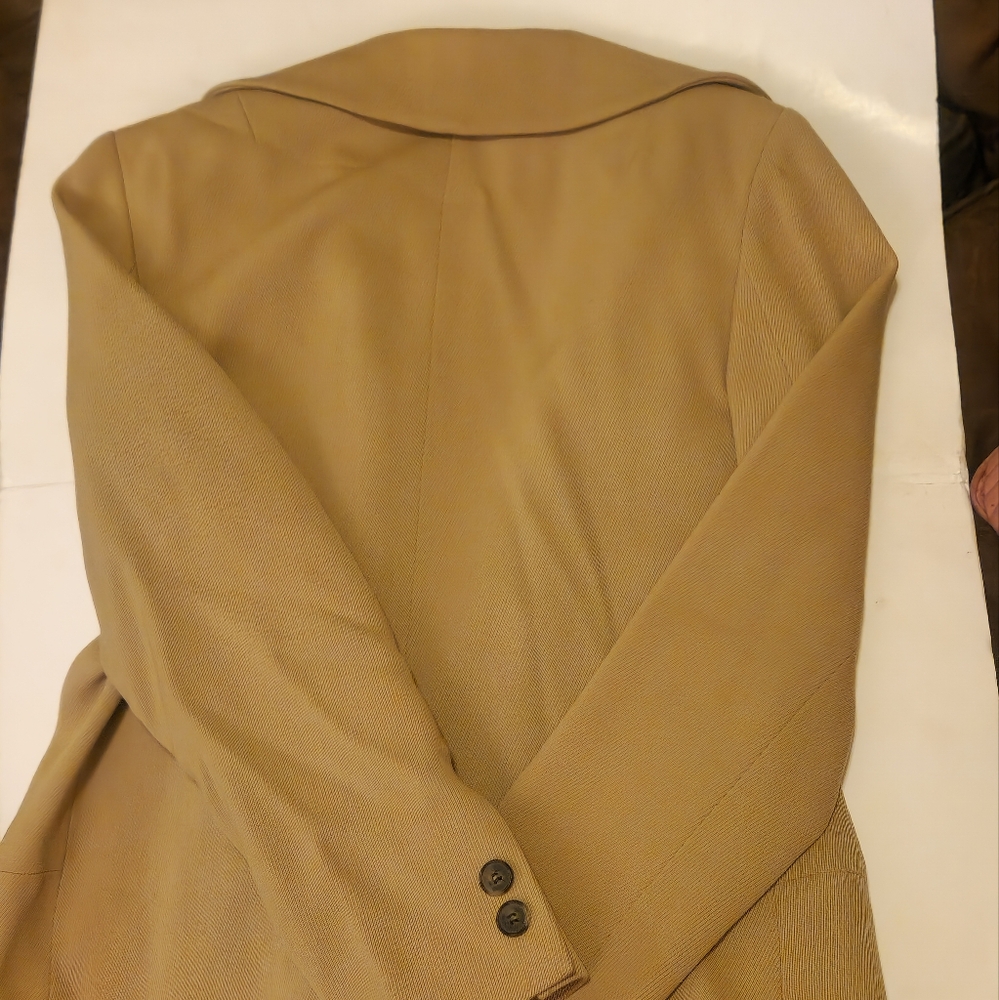 Vintage DKNY Women's Camel Double-Breasted Jacket Size 6 - Picture 5 of 7
